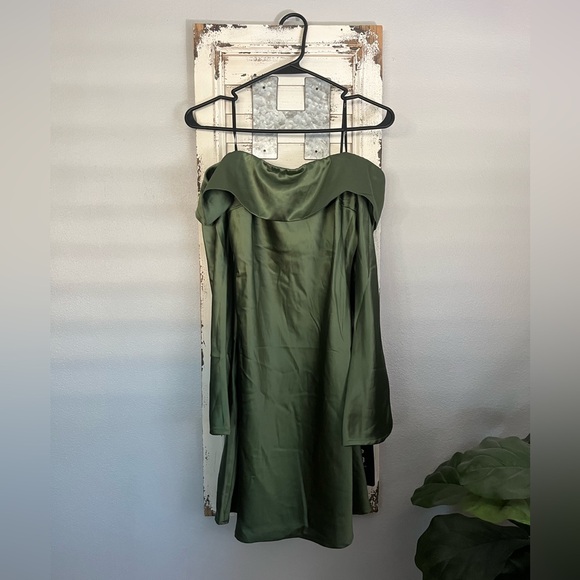 Lulus Luxurious Vision Olive Green Satin Off-the-Shoulder Mini Dress Size S NWT - Picture 4 of 4